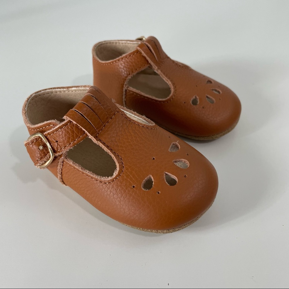 Handmade baby girl leather shoes